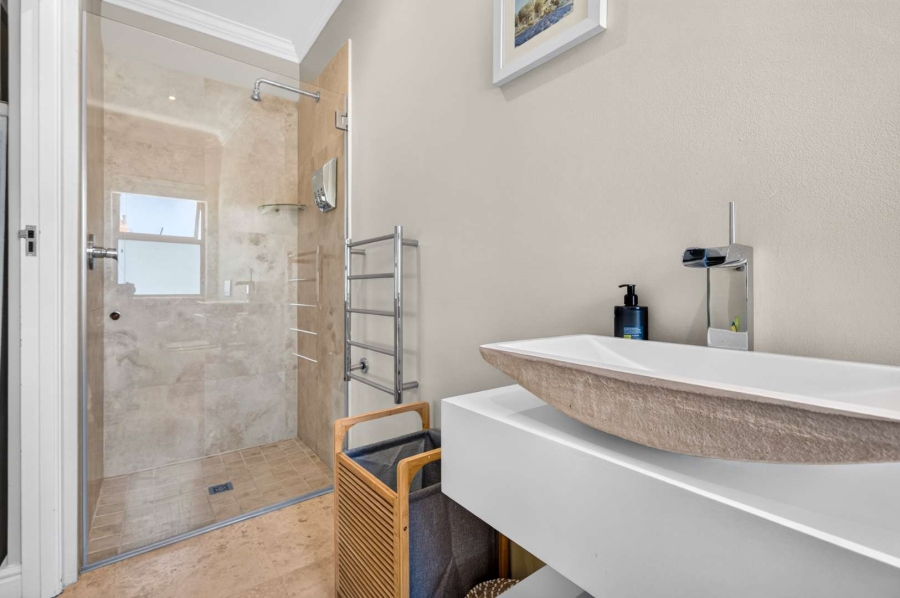5 Bedroom Property for Sale in Claremont Upper Western Cape